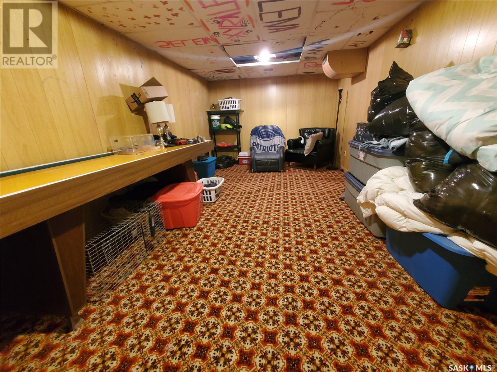 228 4Th Street E, Ponteix, SK - Indoor