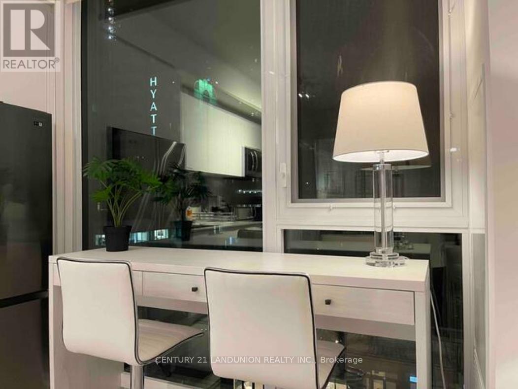 1006 - 357 King Street W, Toronto, ON - Indoor