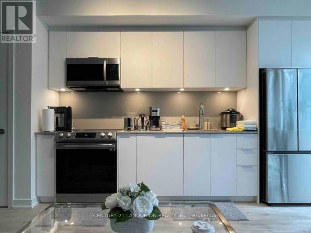 1006 - 357 King Street W, Toronto, ON - Indoor Photo Showing Kitchen