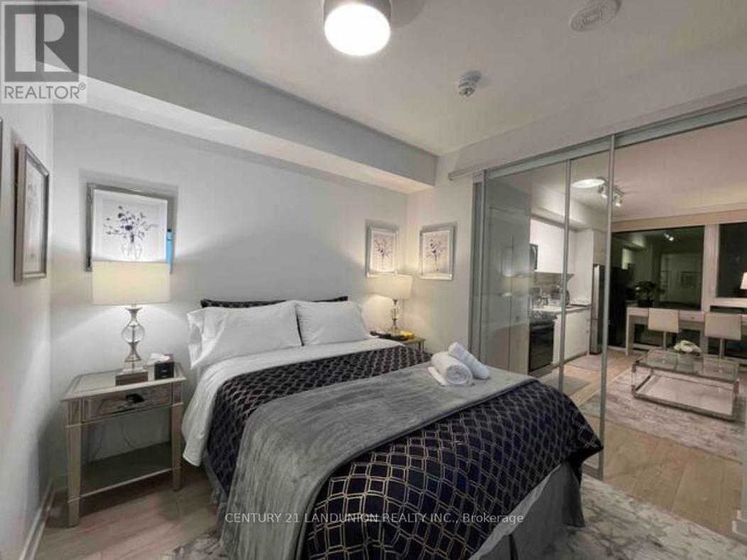 1006 - 357 King Street W, Toronto, ON - Indoor Photo Showing Bedroom