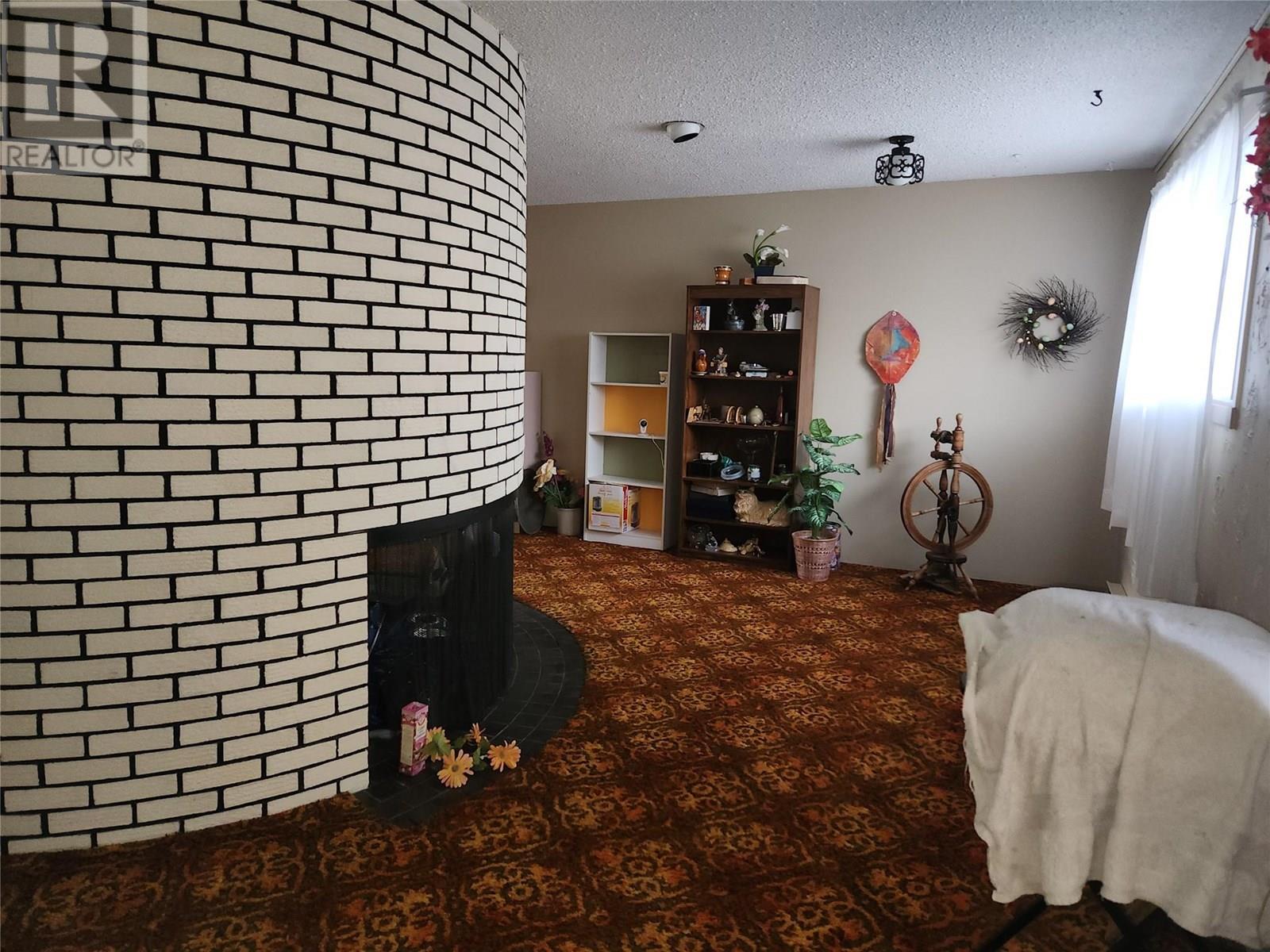 36 Finch Crescent, Osoyoos, BC - Indoor Photo Showing Bedroom
