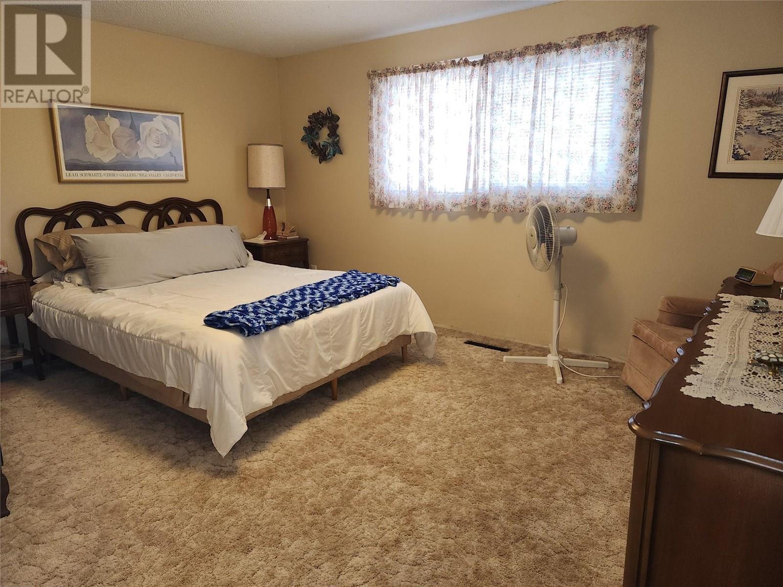 36 Finch Crescent, Osoyoos, BC - Indoor Photo Showing Bedroom