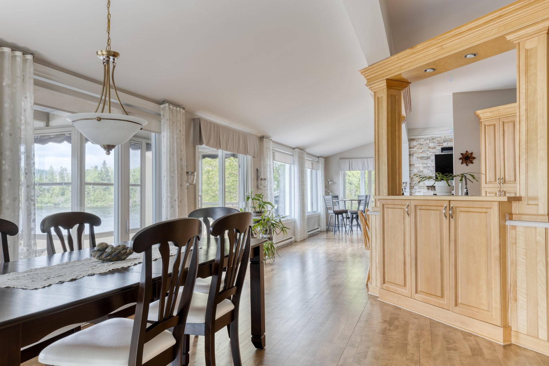 Intérieur - 471 Ch. Des Pins, Saint-Zénon, QC - Indoor Photo Showing Dining Room