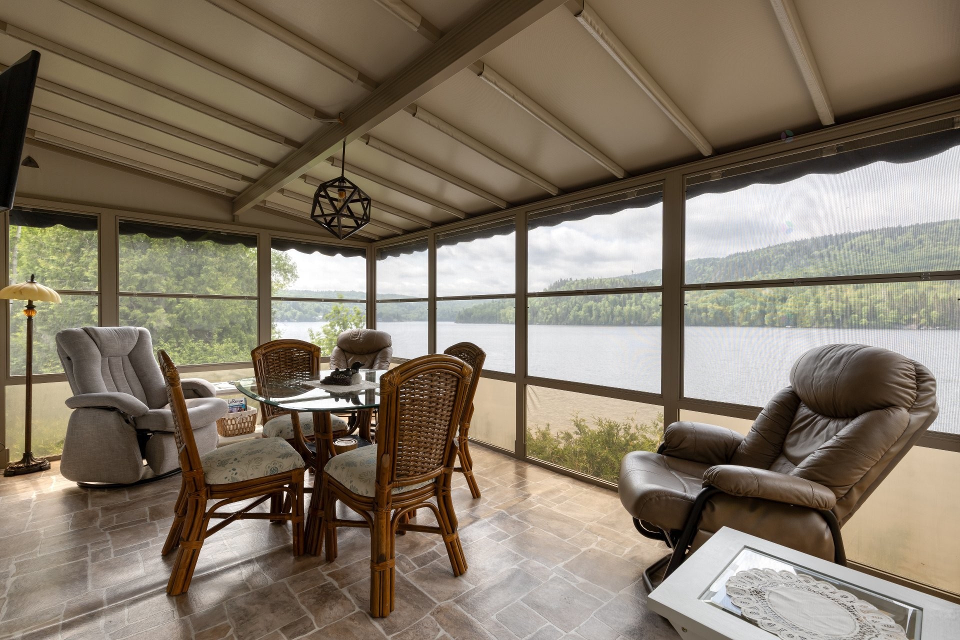 Véranda - 471 Ch. Des Pins, Saint-Zénon, QC - Indoor