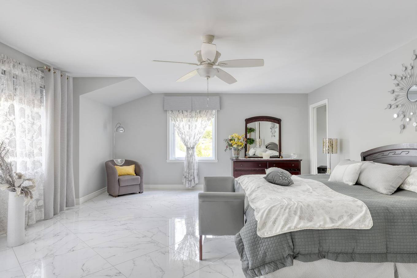 Primary bedroom - 471 Ch. Des Pins, Saint-Zénon, QC - Indoor Photo Showing Bedroom