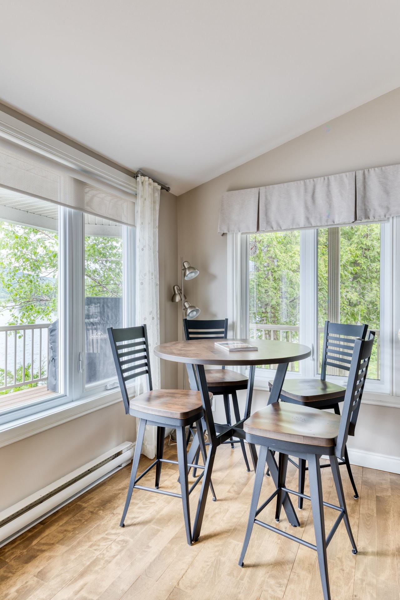 Intérieur - 471 Ch. Des Pins, Saint-Zénon, QC - Indoor Photo Showing Dining Room