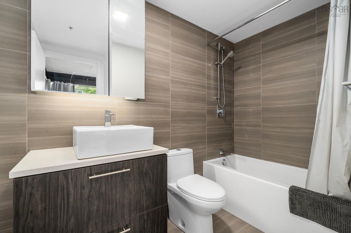 312 1048 Wellington Street, Halifax, NS