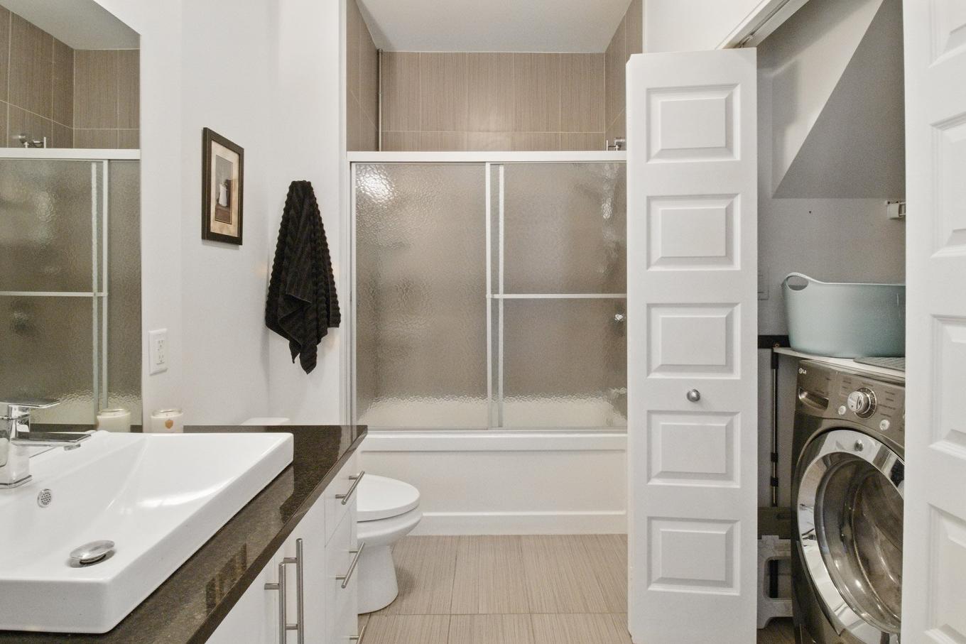 Salle de lavage - 702-1180 Ch. D'Aylmer, Gatineau (Aylmer), QC - Indoor Photo Showing Laundry Room