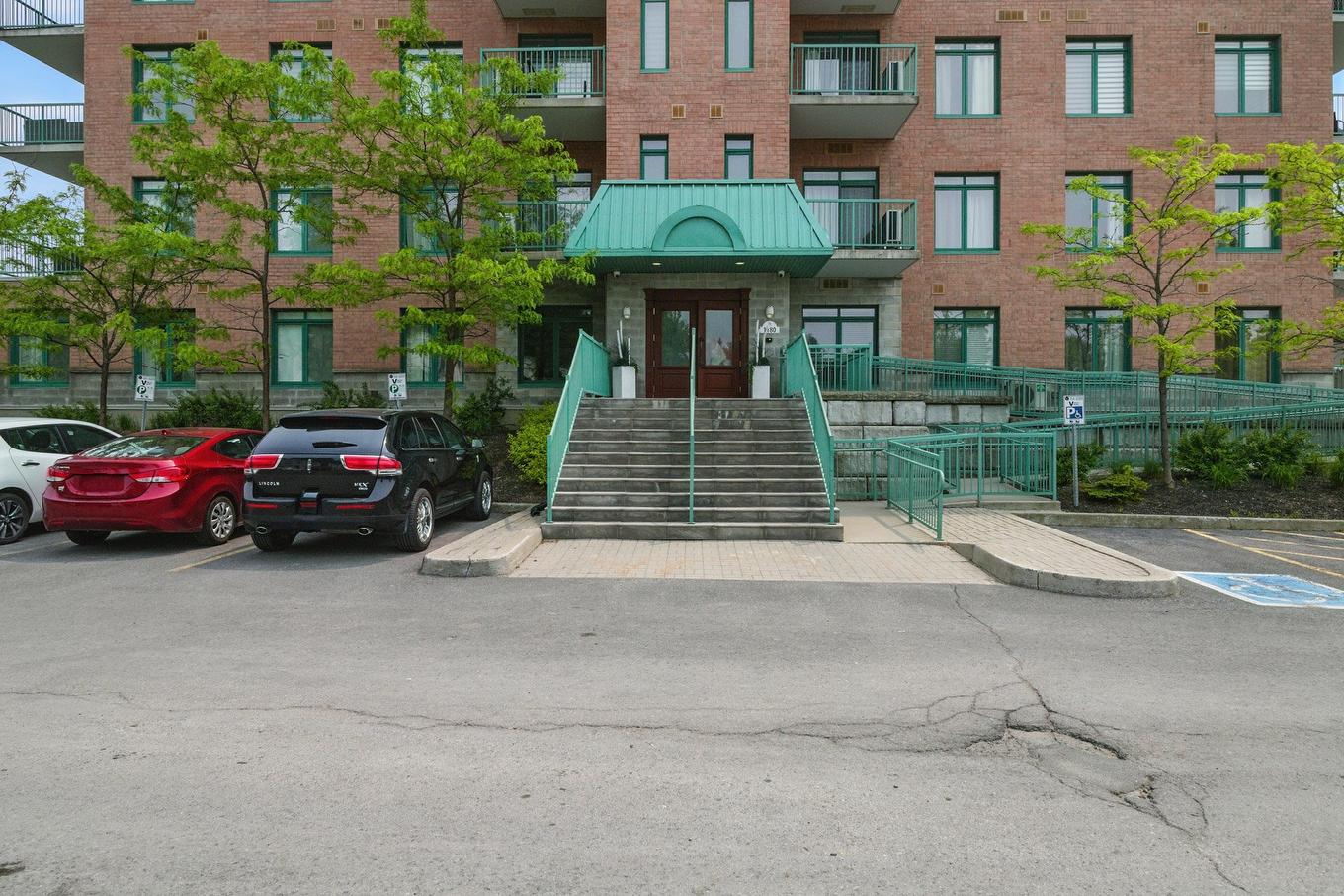 Entrée extérieure - 702-1180 Ch. D'Aylmer, Gatineau (Aylmer), QC - Outdoor With Facade