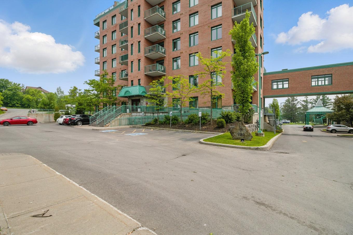 Stationnement - 702-1180 Ch. D'Aylmer, Gatineau (Aylmer), QC - Outdoor With Facade