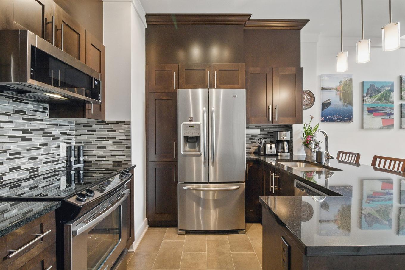 Cuisine - 702-1180 Ch. D'Aylmer, Gatineau (Aylmer), QC - Indoor Photo Showing Kitchen With Double Sink With Upgraded Kitchen