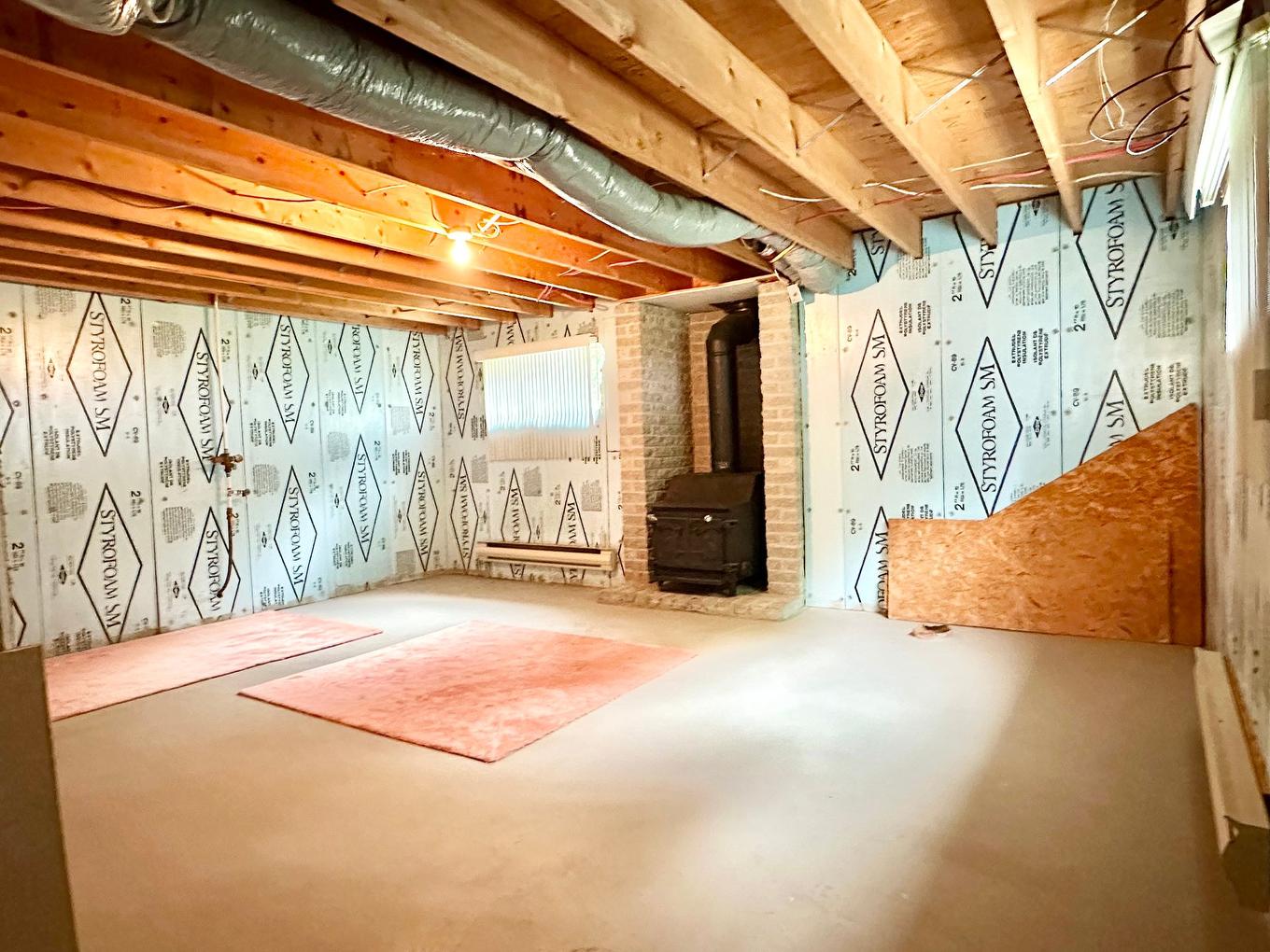 Salle familiale - 2365 Rue Guenette, Val-David, QC - Indoor Photo Showing Basement