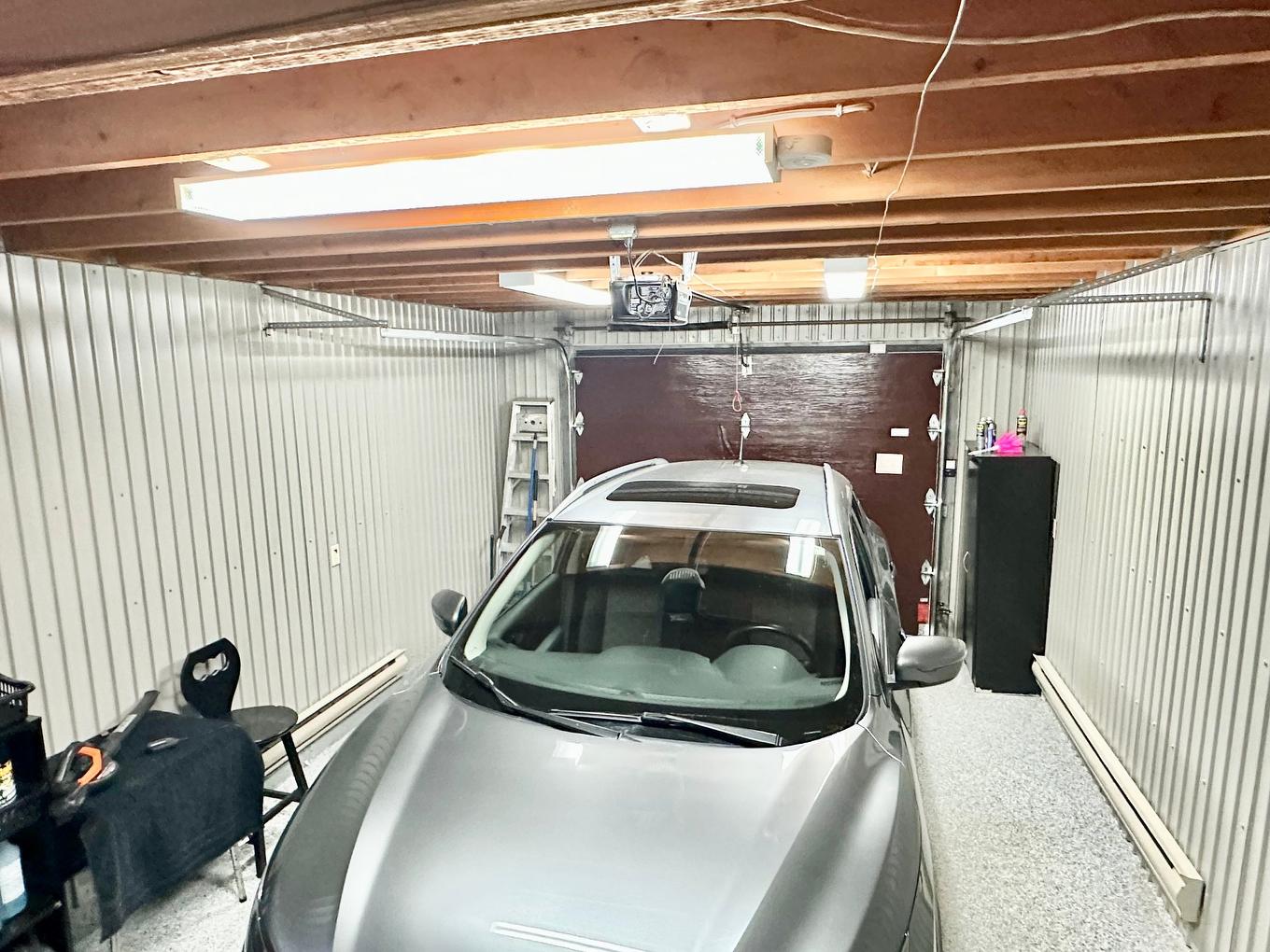 Garage - 2365 Rue Guenette, Val-David, QC - Indoor