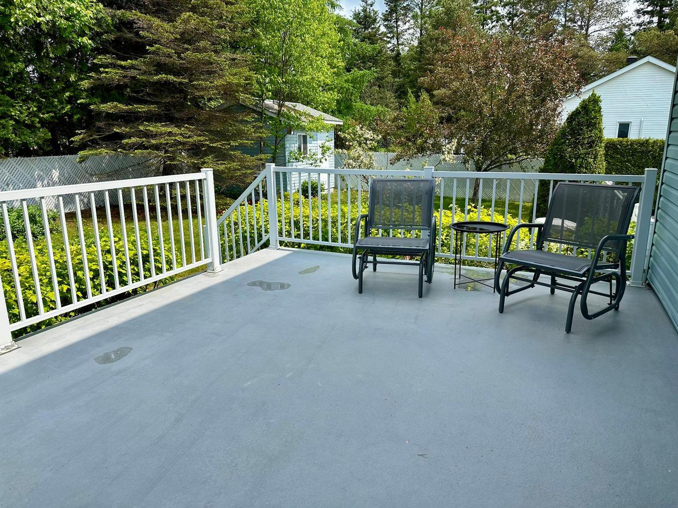 Terrasse - 2365 Rue Guenette, Val-David, QC - Outdoor