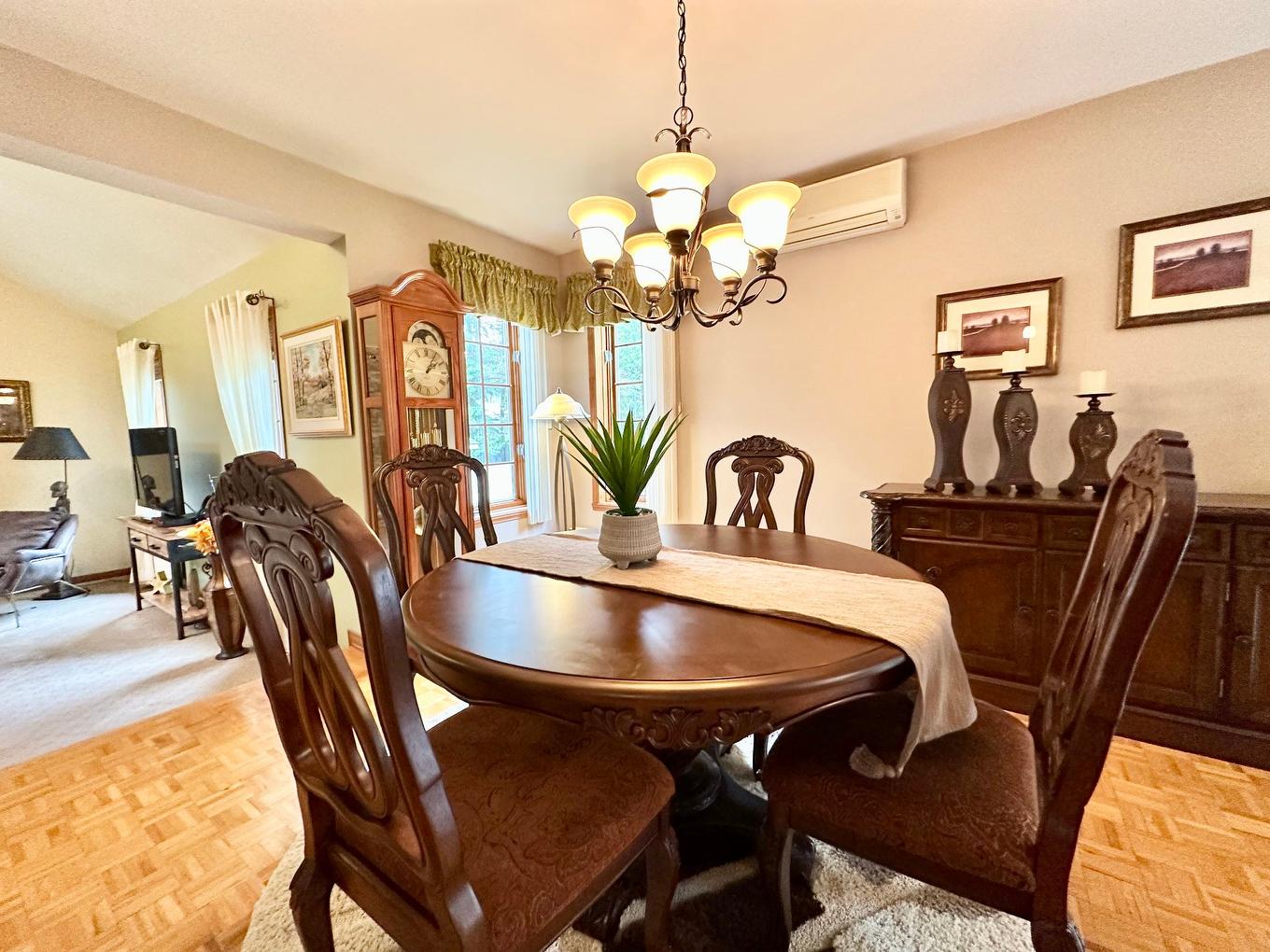 Salle à manger - 2365 Rue Guenette, Val-David, QC - Indoor Photo Showing Dining Room