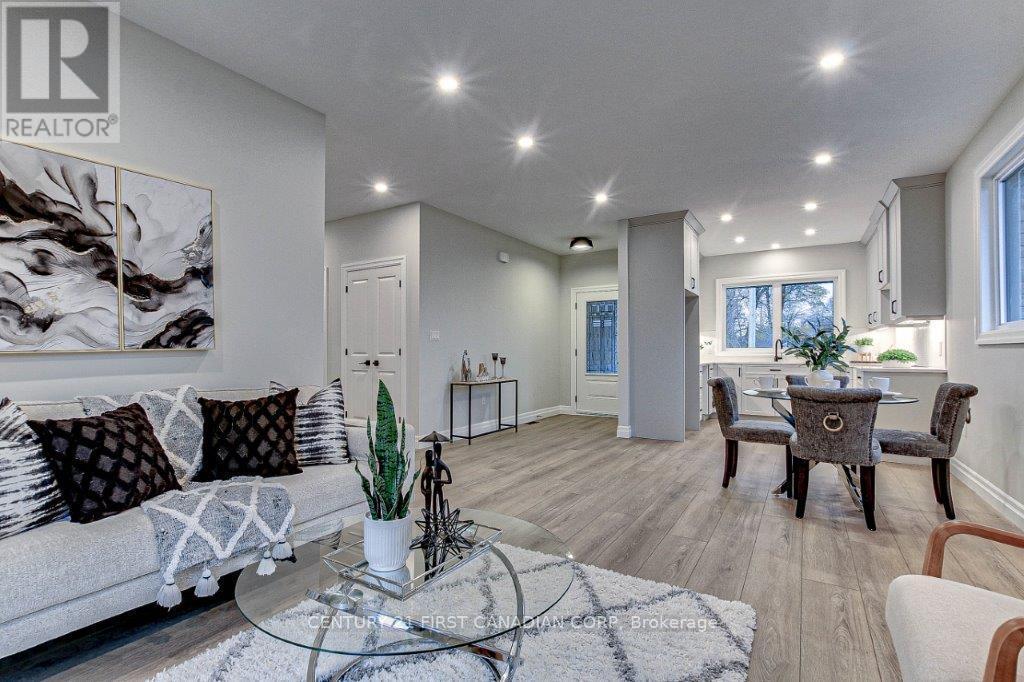 163 Elgin Avenue E, Goderich (Goderich (Town)), ON - Indoor