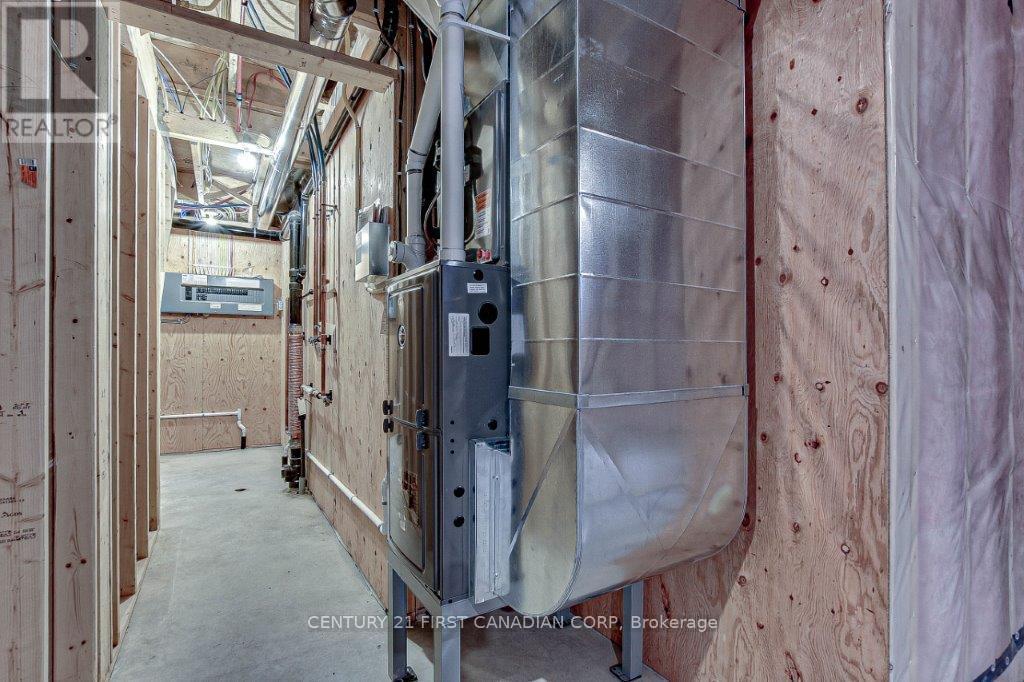 163 Elgin Avenue E, Goderich (Goderich (Town)), ON - Indoor