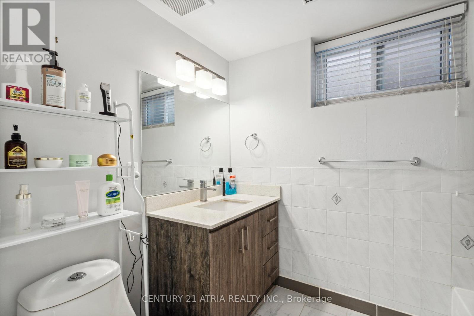 1293 Stouffville Road, Richmond Hill, ON - Indoor Photo Showing Bathroom