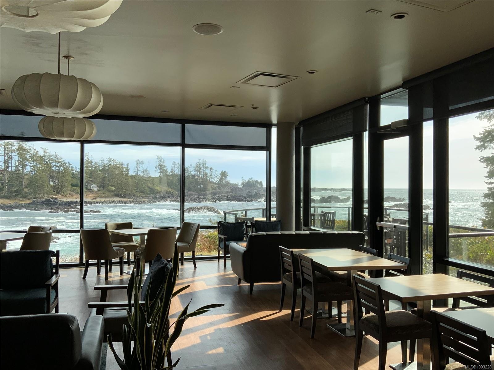 1104-596 Marine Dr, Ucluelet, BC - Indoor Photo Showing Dining Room