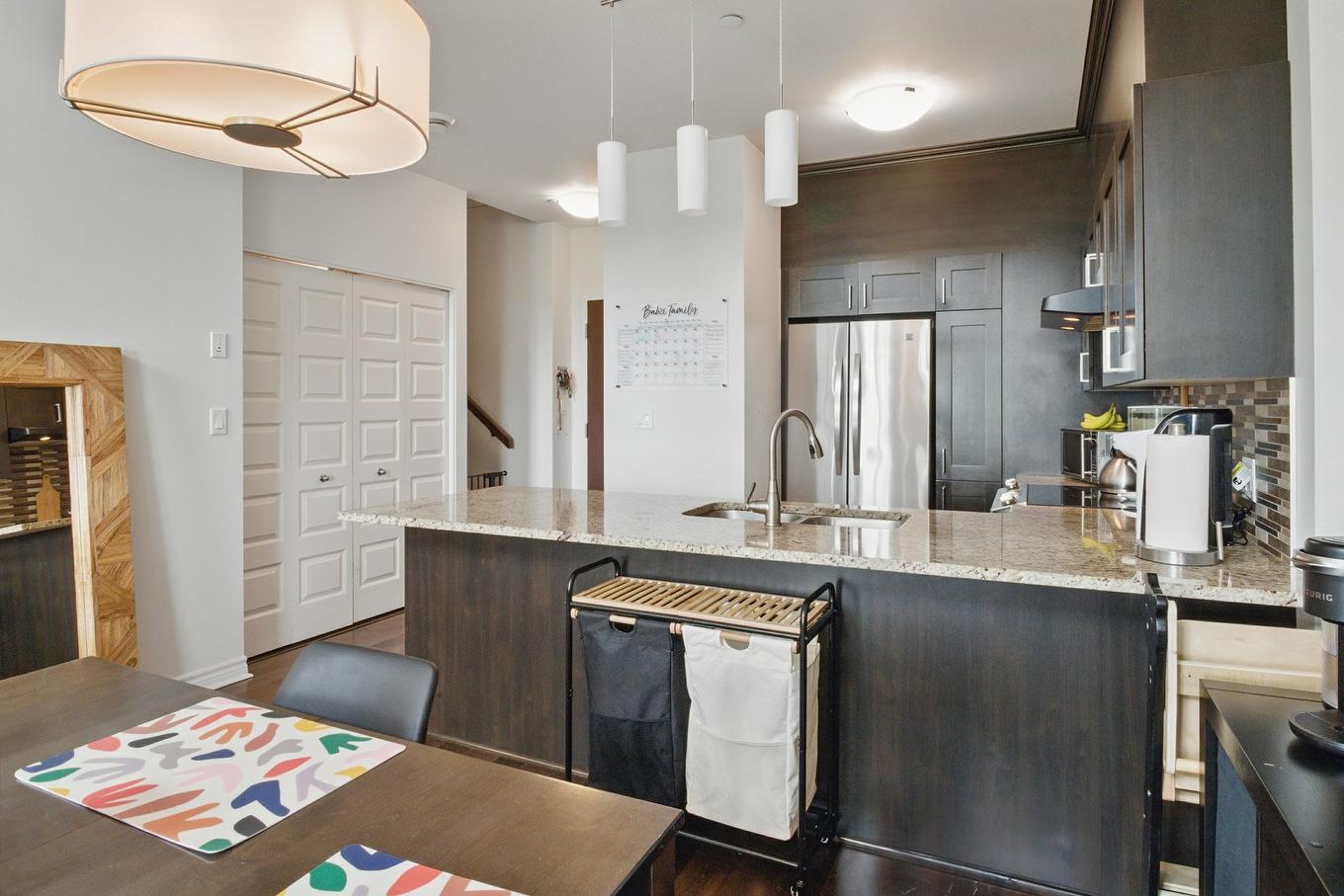 Cuisine - 709-1180 Ch. D'Aylmer, Gatineau (Aylmer), QC - Indoor Photo Showing Kitchen With Upgraded Kitchen