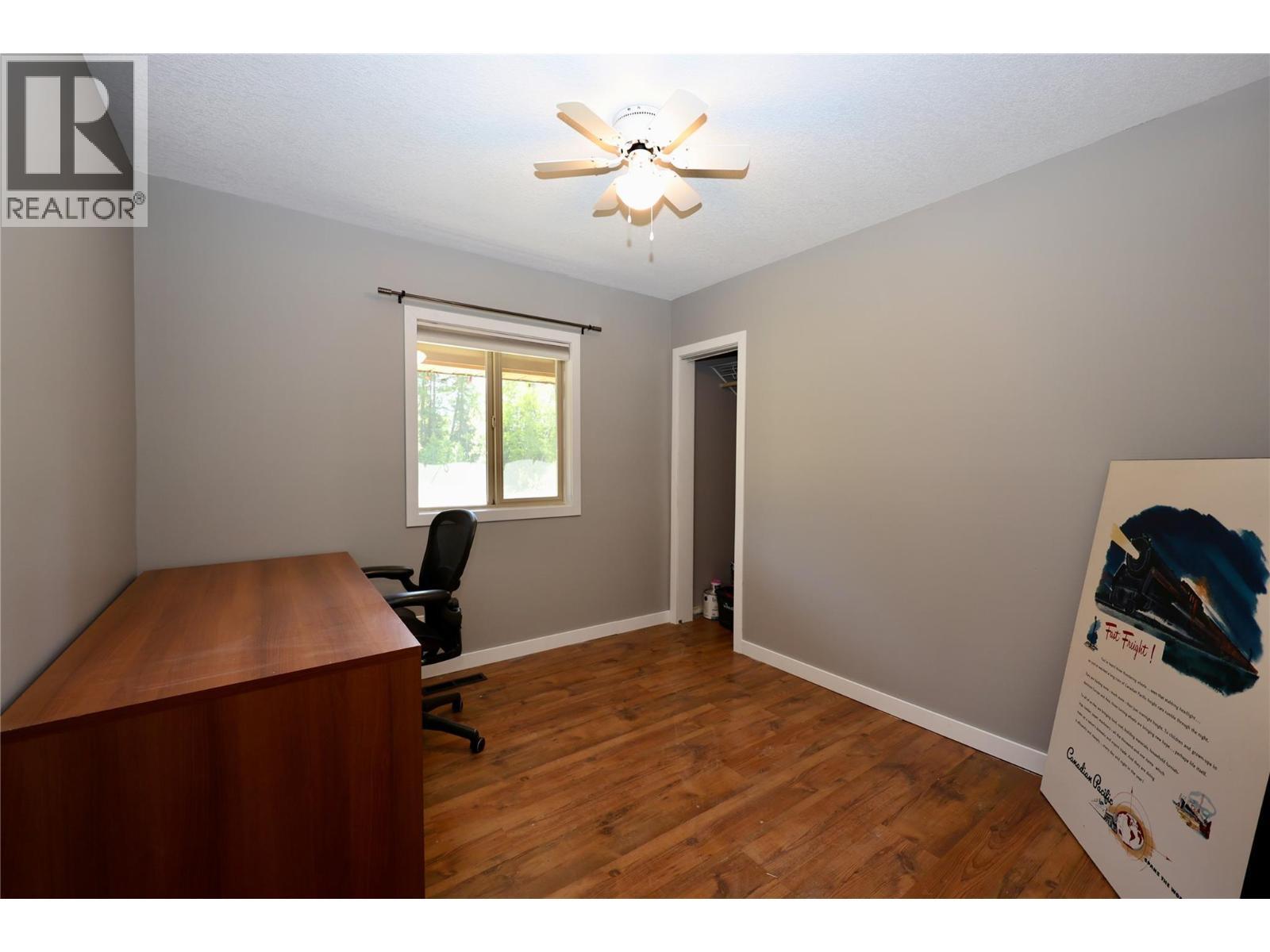 3049 95 Highway, Golden, BC - Indoor Photo Showing Office