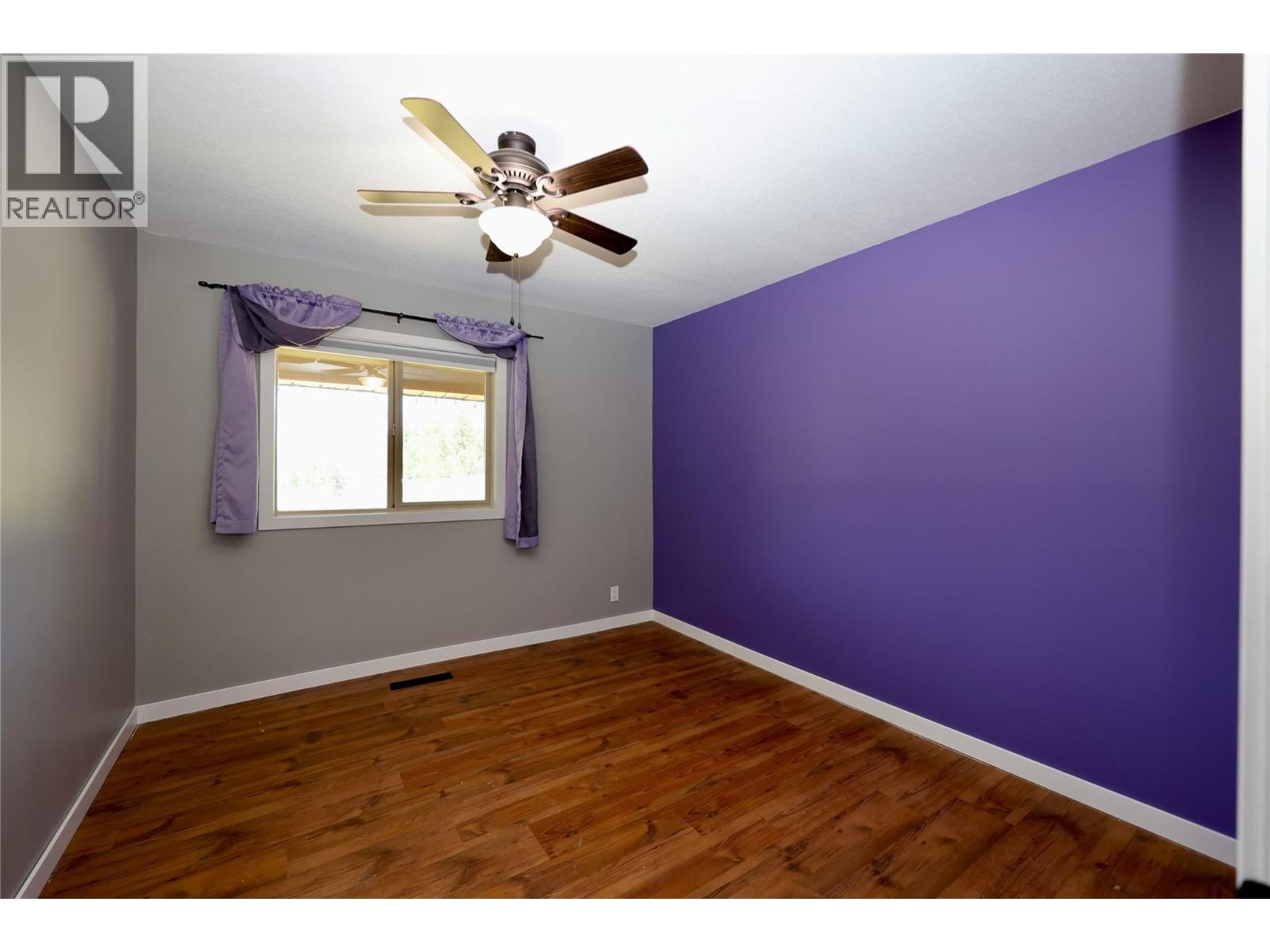 3049 95 Highway, Golden, BC - Indoor Photo Showing Other Room