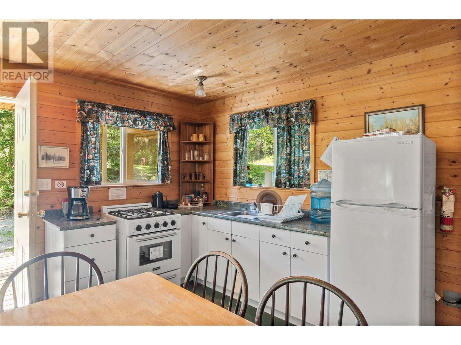 6000 Johnson Lake Forest Service Road, Barriere, BC