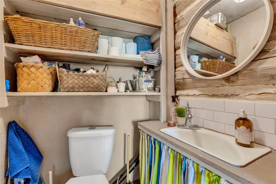 1840 Highway 3, Princeton, BC - Indoor Photo Showing Bathroom