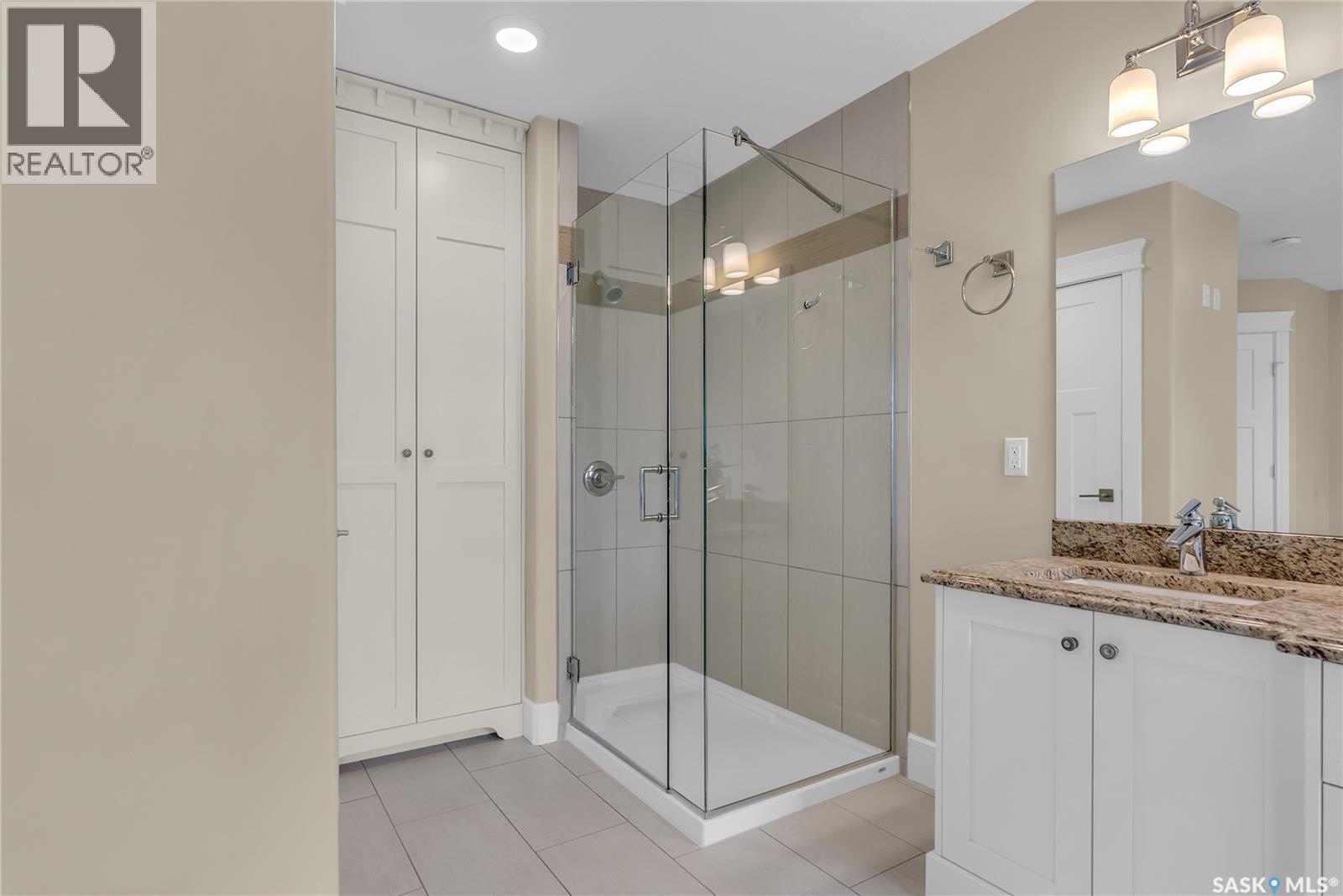 1339 Osler Street, Saskatoon, SK - Indoor Photo Showing Bathroom