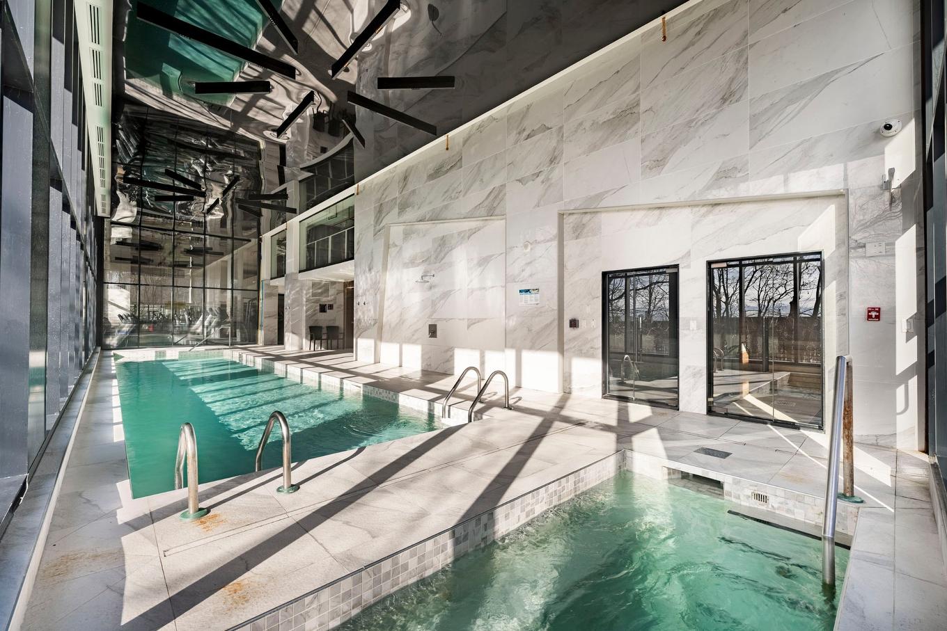 Pool - 1002-2000 Boul. René-Lévesque O., Montréal (Ville-Marie), QC - Indoor Photo Showing Other Room With In Ground Pool