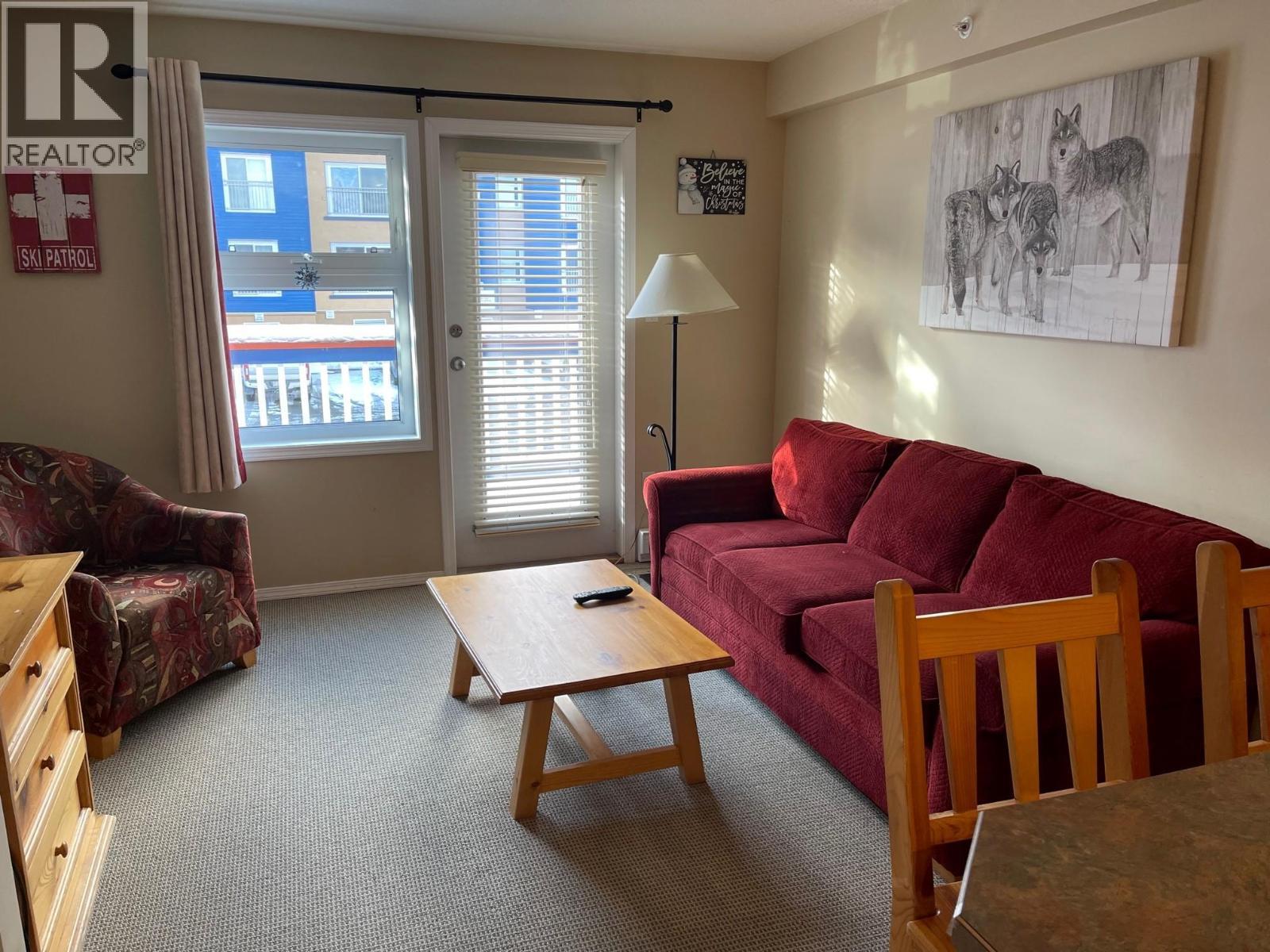 148 Silver Lode Lane Unit# 309, Silver Star, BC - Indoor Photo Showing Living Room