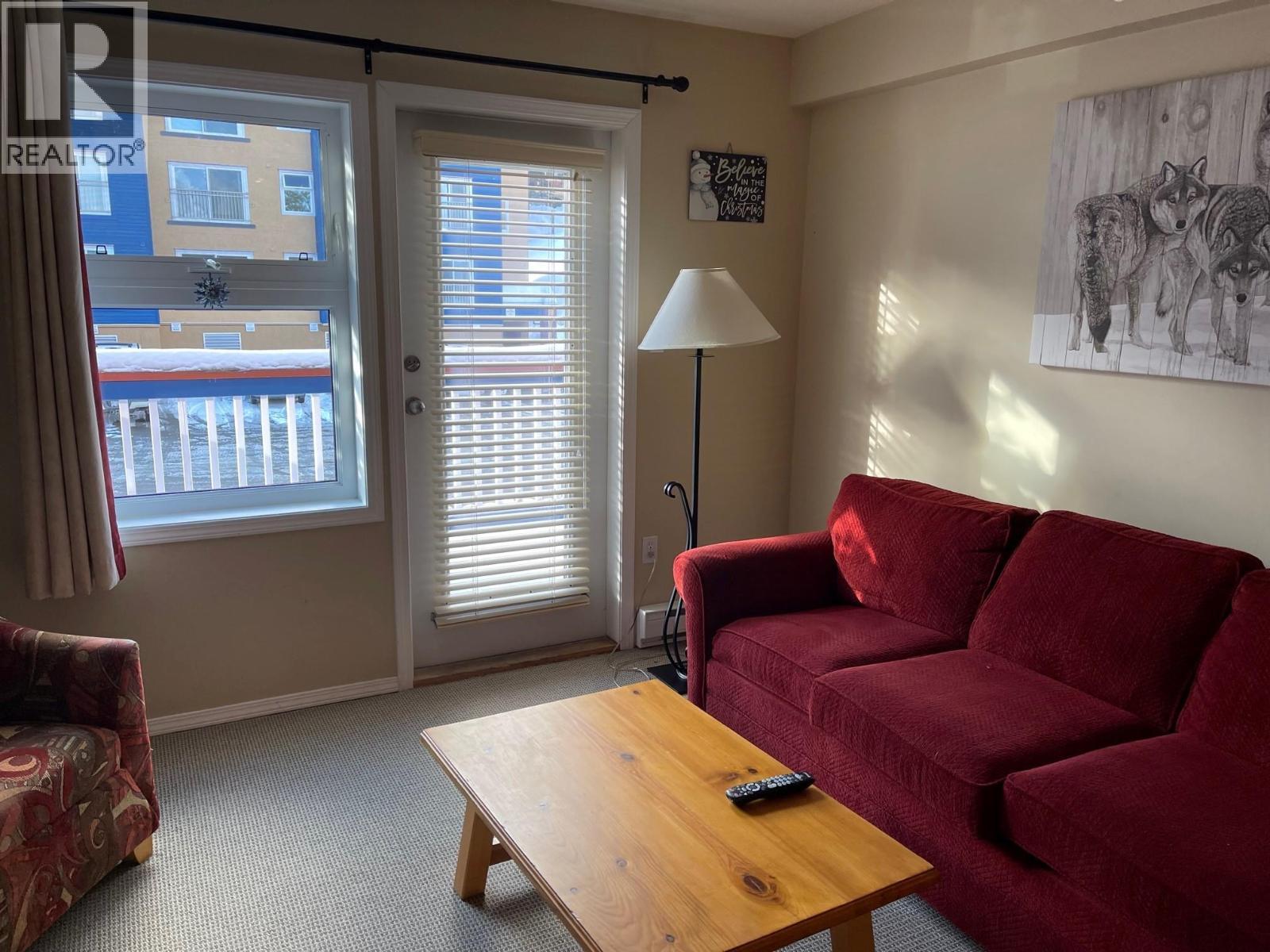 148 Silver Lode Lane Unit# 309, Silver Star, BC - Indoor Photo Showing Living Room