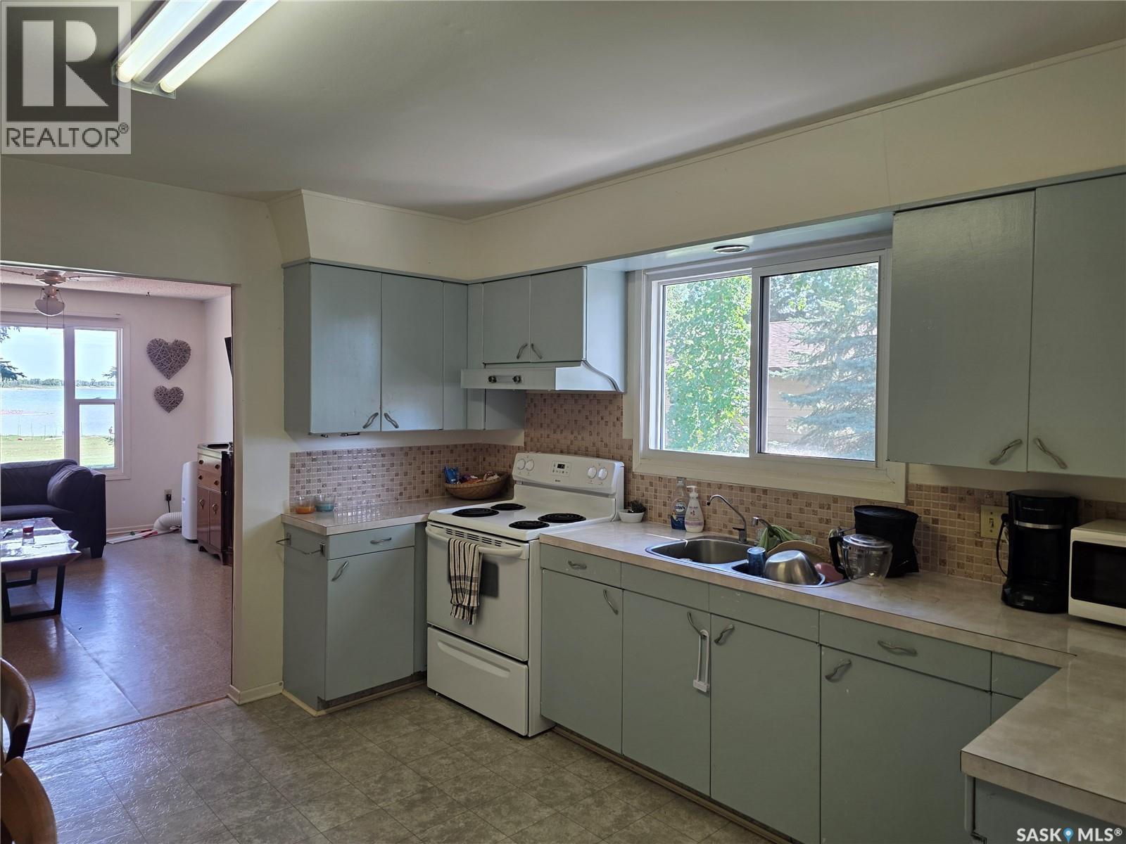 210 Ruby Drive, Coteau Rm No. 255, SK - Indoor Photo Showing Kitchen