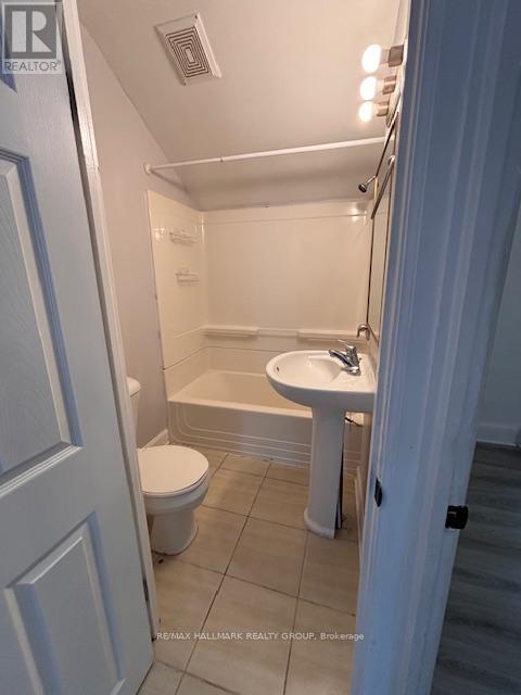 266 Emond Street, Ottawa, ON - Indoor Photo Showing Bathroom