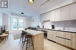 202 - 7950 BATHURST STREET Vaughan, ON L4J 0L4