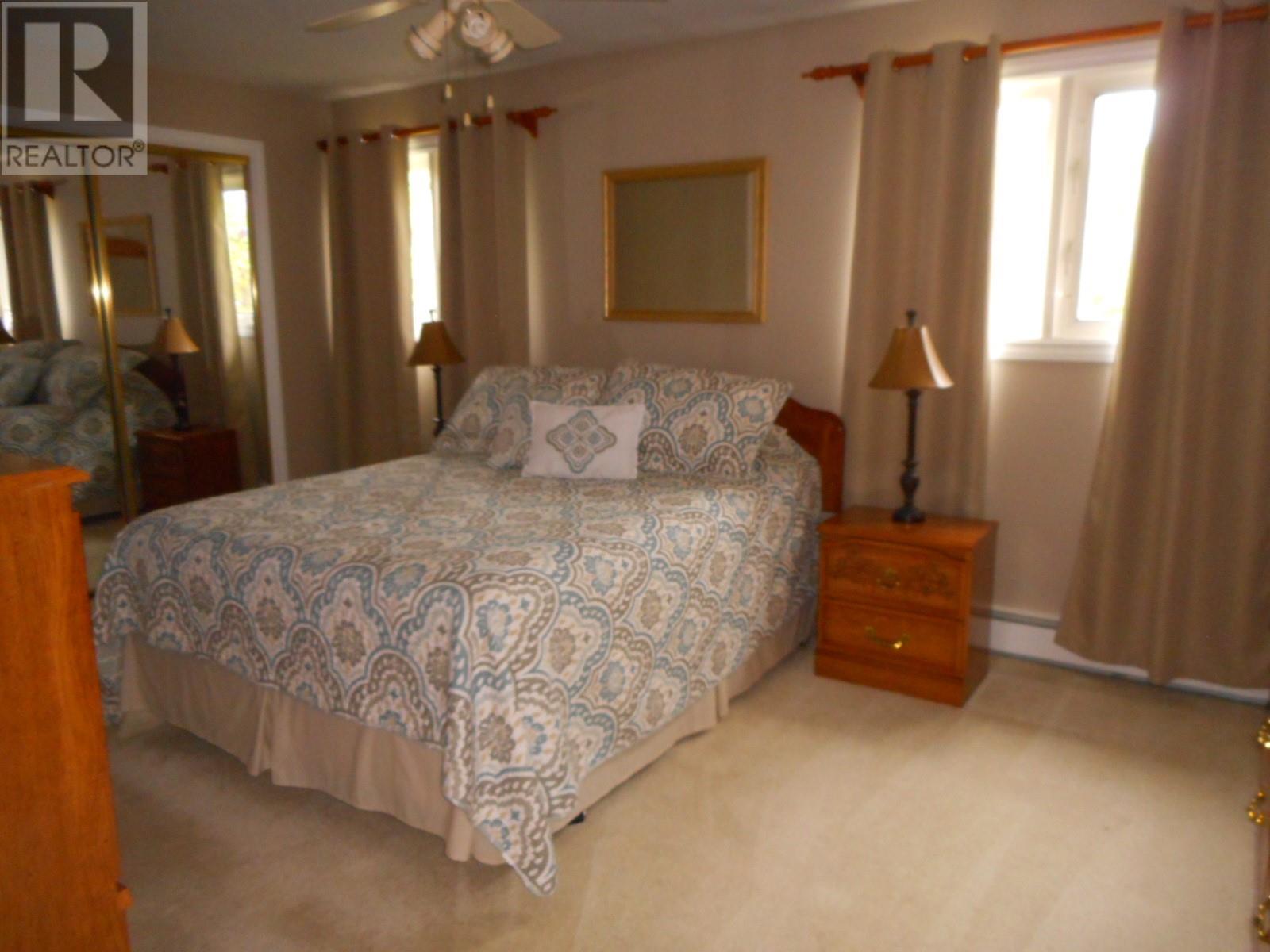 4 Pilley'S Island Road, Robert'S Arm, NL - Indoor Photo Showing Bedroom