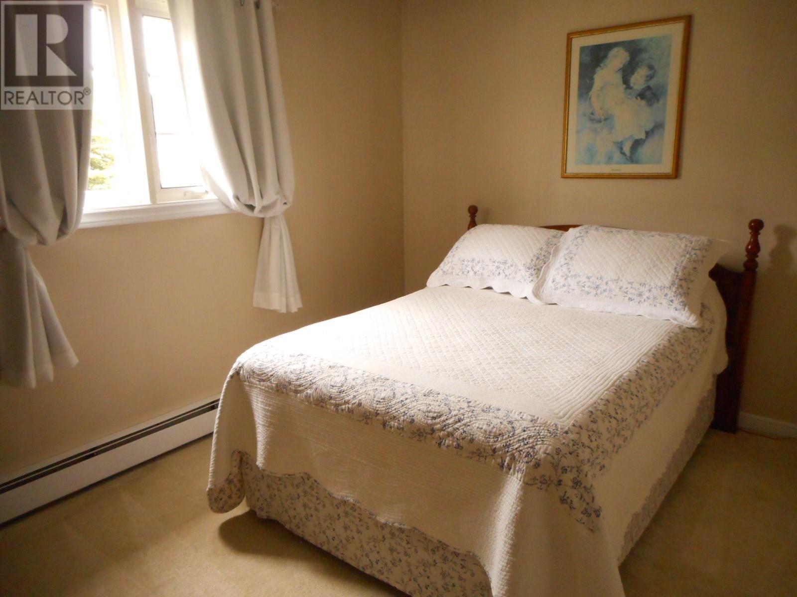 4 Pilley'S Island Road, Robert'S Arm, NL - Indoor Photo Showing Bedroom