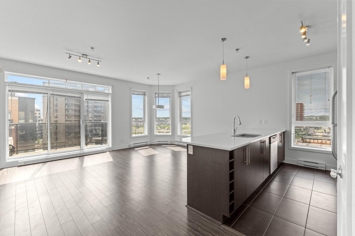 Living room - 601-1 Rue Édouard-Lalonde, Vaudreuil-Dorion, QC - Indoor Photo Showing Other Room