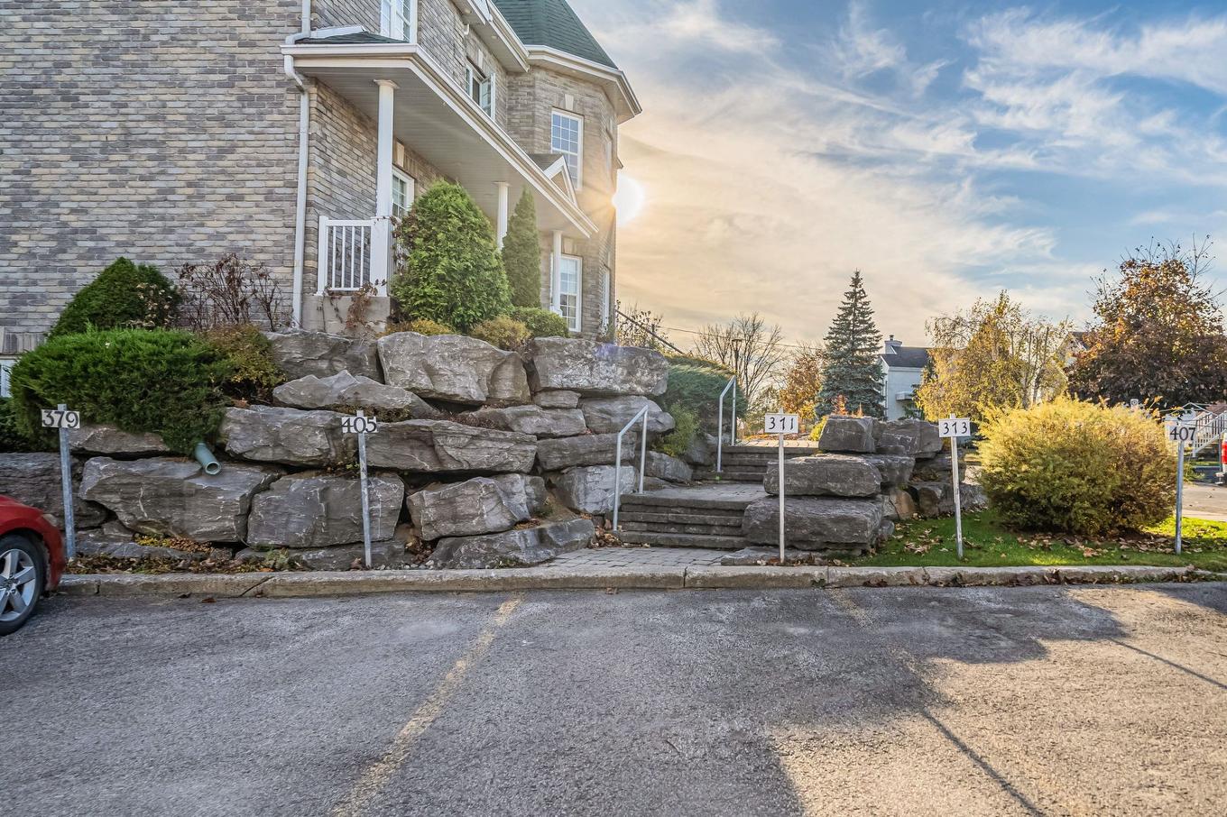 Stationnement - 371 Rue De L'Harmonie, Laval (Duvernay), QC - Outdoor