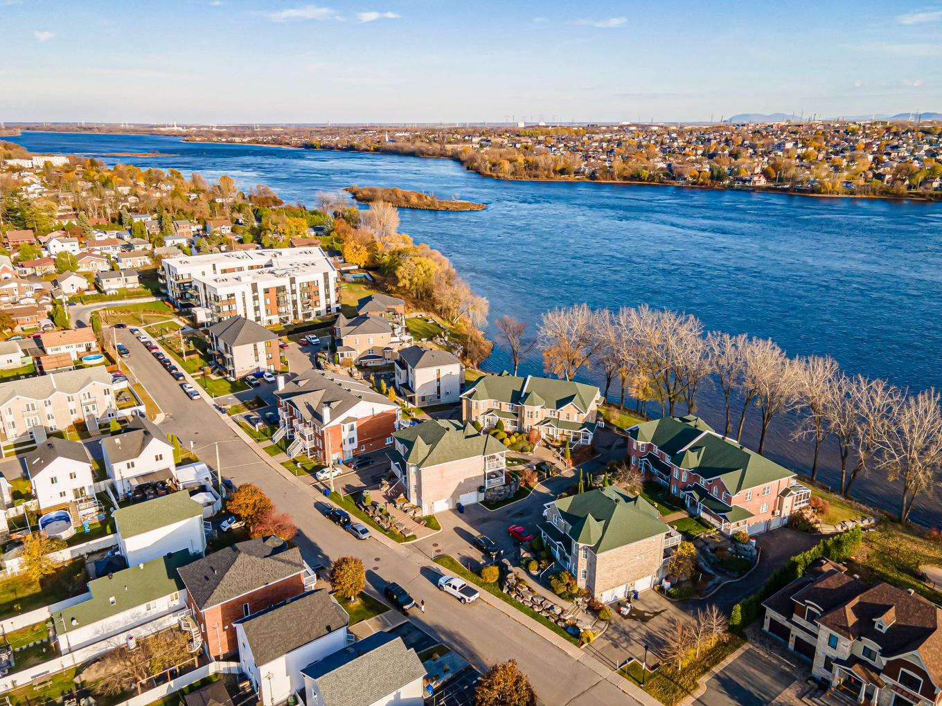 Vue d'ensemble - 371 Rue De L'Harmonie, Laval (Duvernay), QC - Outdoor With Body Of Water With View