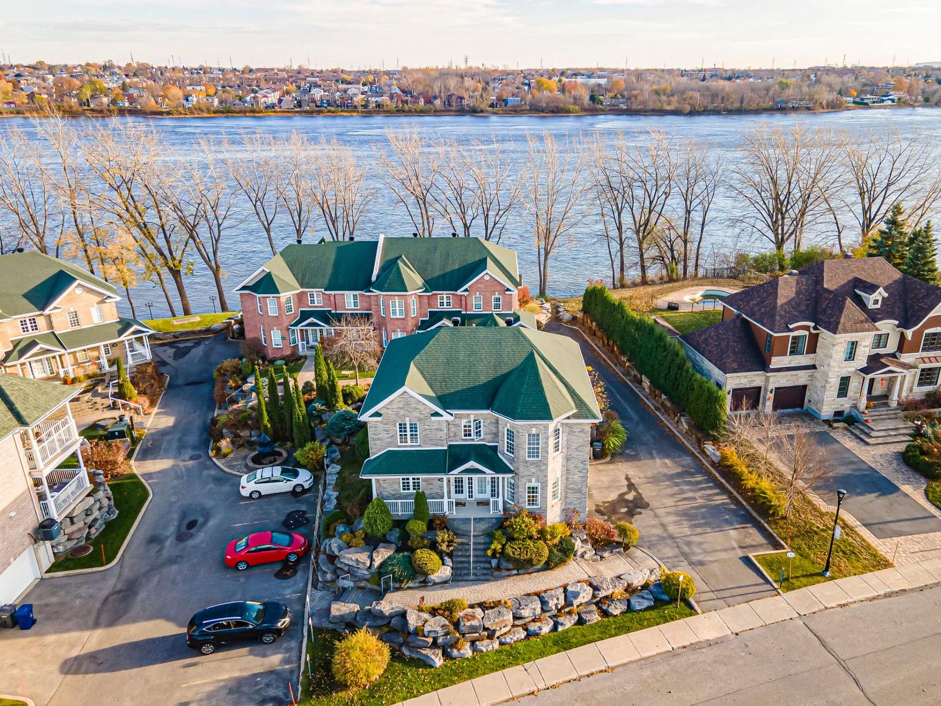 Vue d'ensemble - 371 Rue De L'Harmonie, Laval (Duvernay), QC - Outdoor With Body Of Water With View