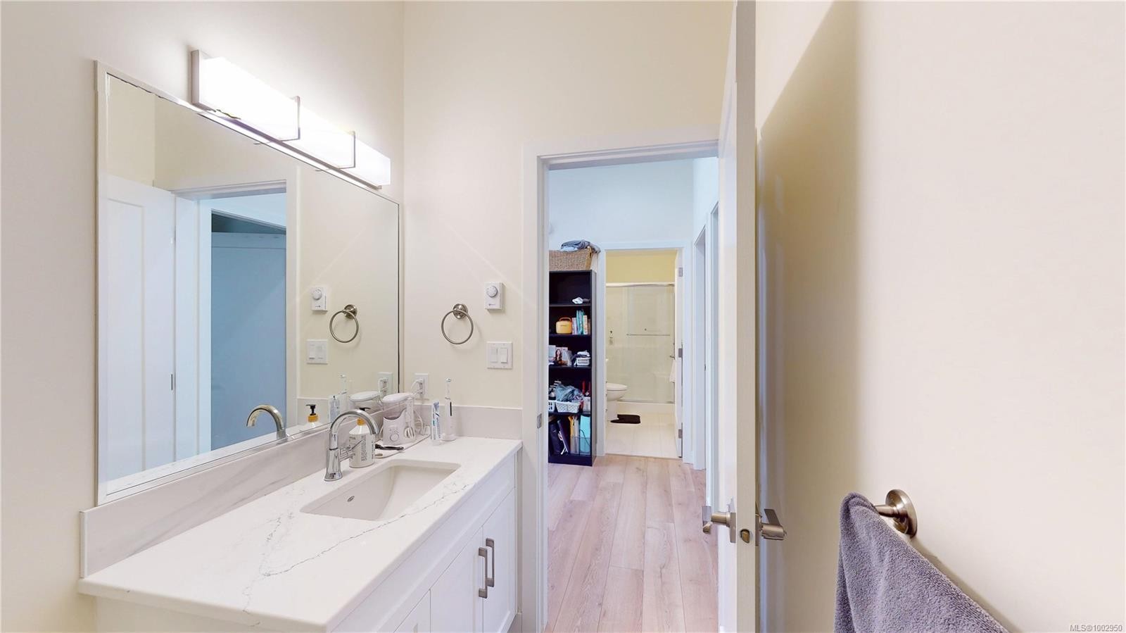 4767 Cordova Bay Rd, Saanich, BC