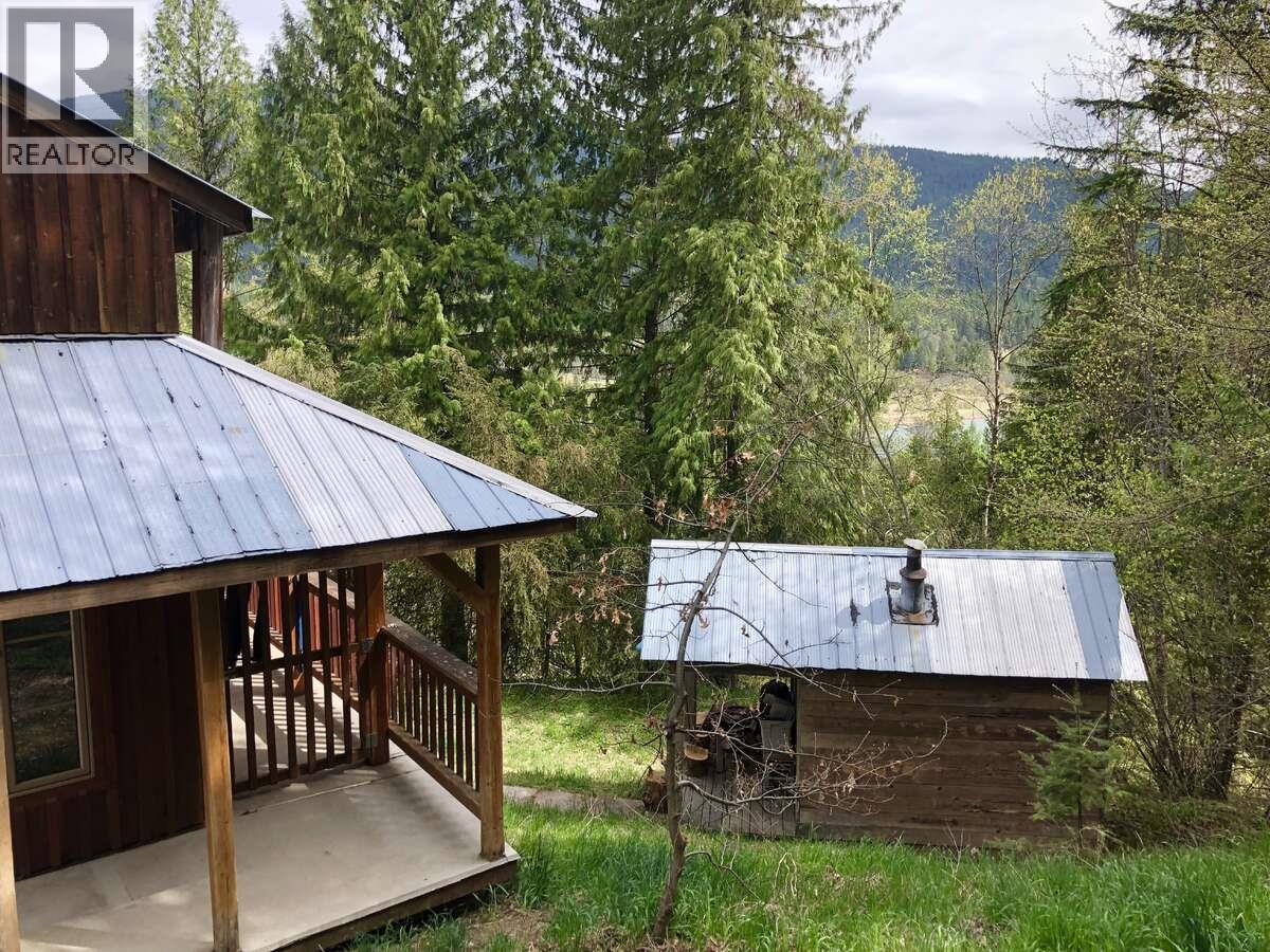 6119 Slocan River Road, Appledale, BC - Outdoor