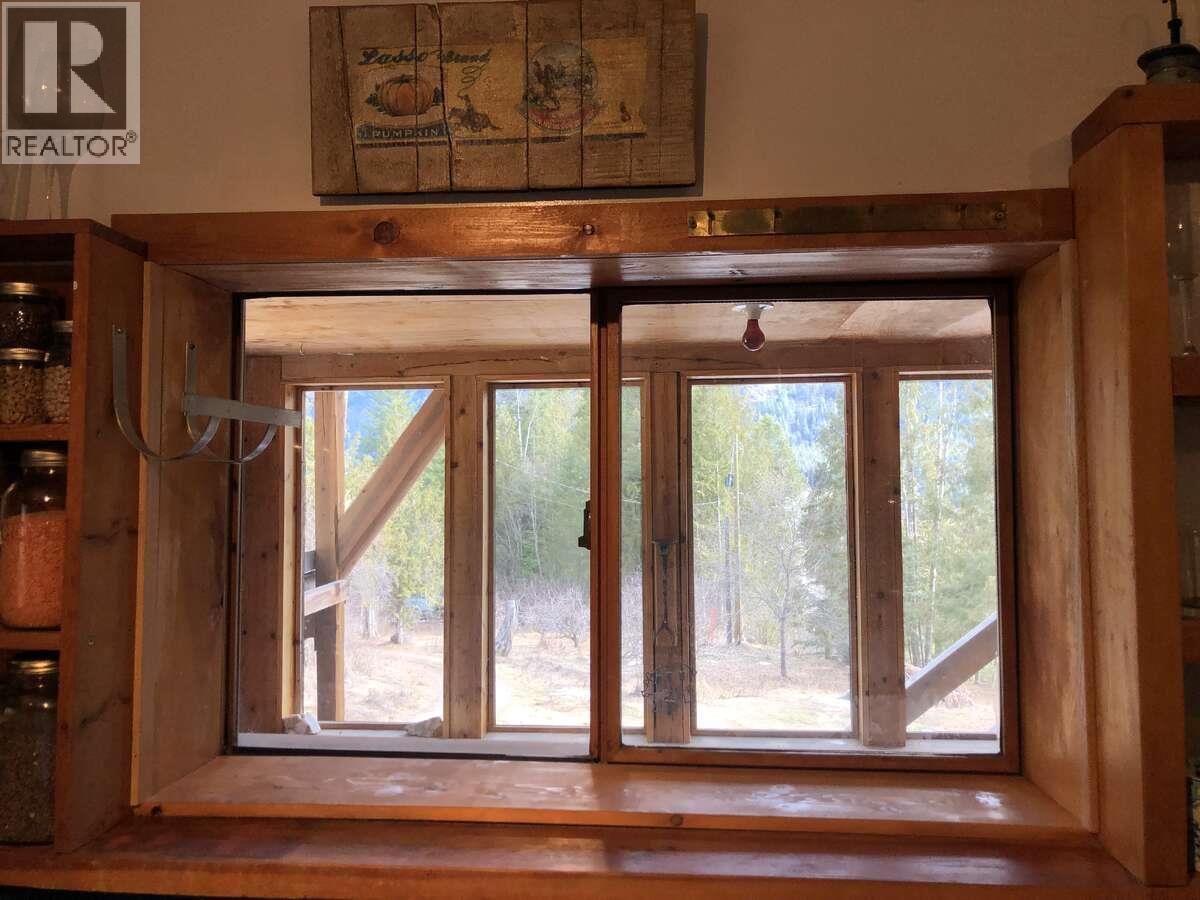 6119 Slocan River Road, Appledale, BC - Indoor Photo Showing Other Room