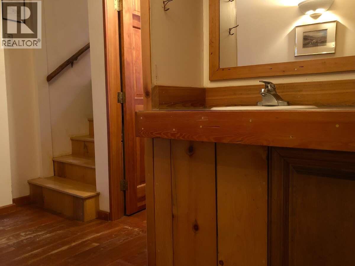 6119 Slocan River Road, Appledale, BC - Indoor Photo Showing Bathroom