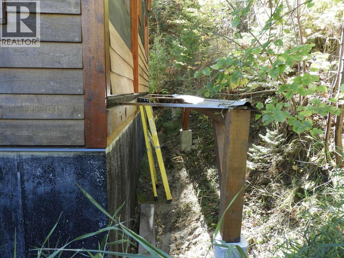 6119 Slocan River Road, Appledale, BC - Outdoor