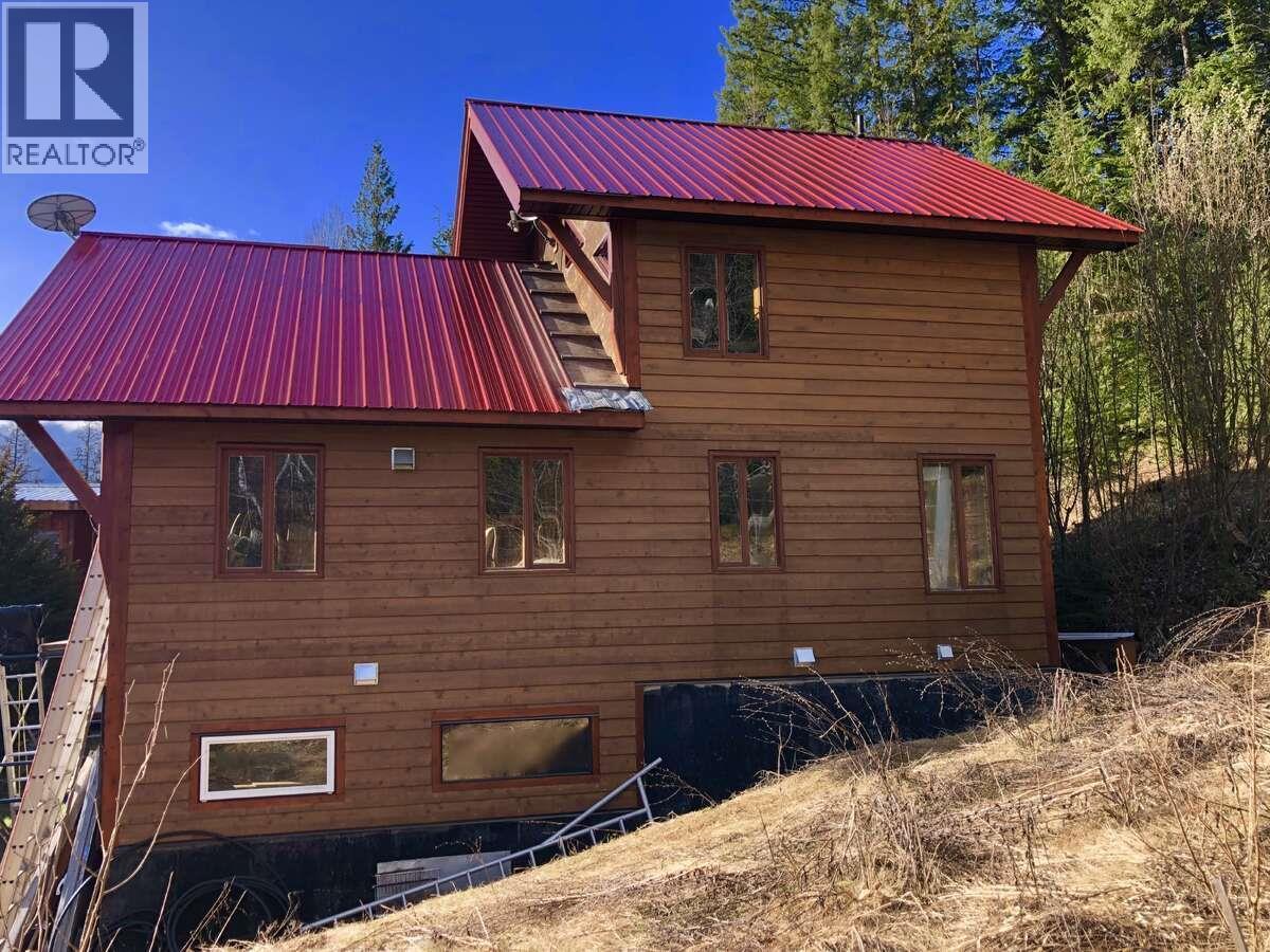 6119 Slocan River Road, Appledale, BC - Outdoor With Exterior