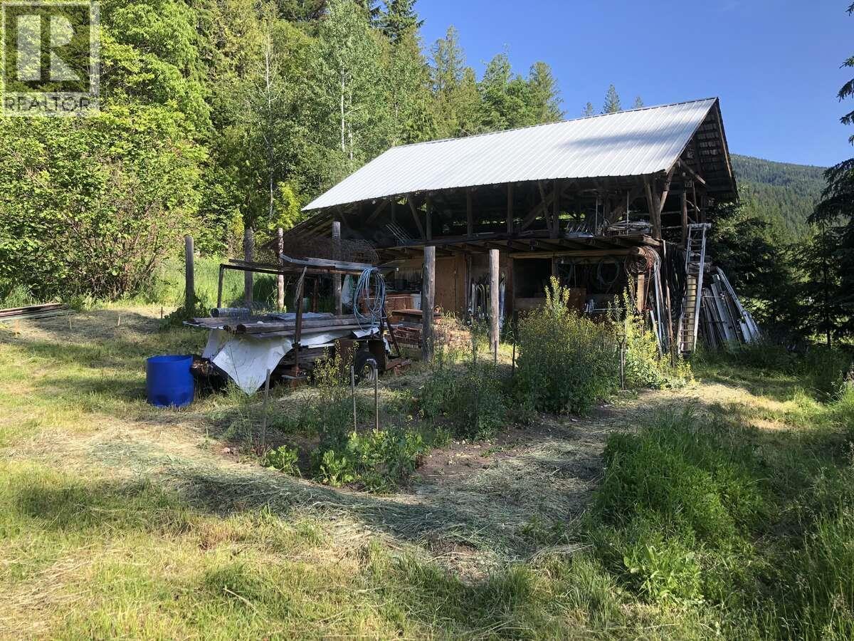 6119 Slocan River Road, Appledale, BC - Outdoor
