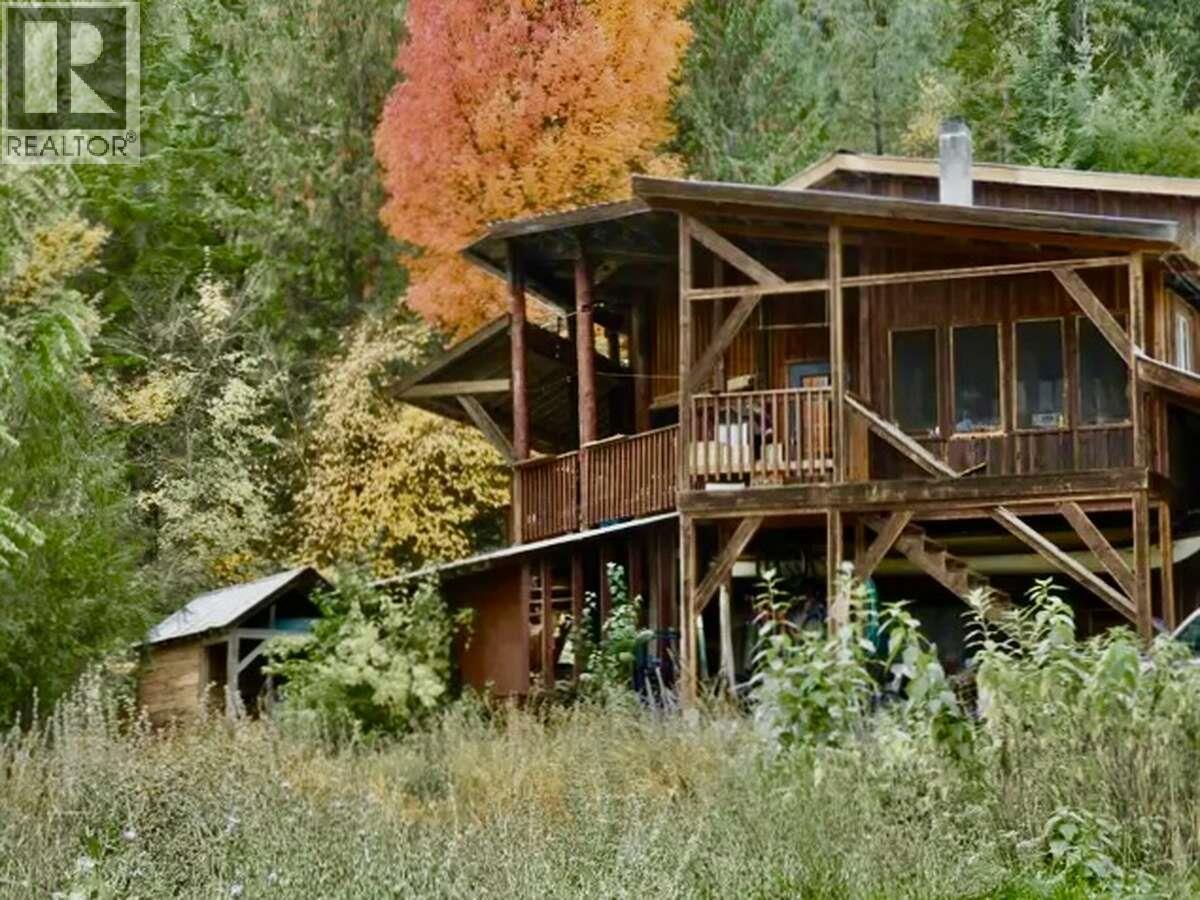 6119 Slocan River Road, Appledale, BC - Outdoor