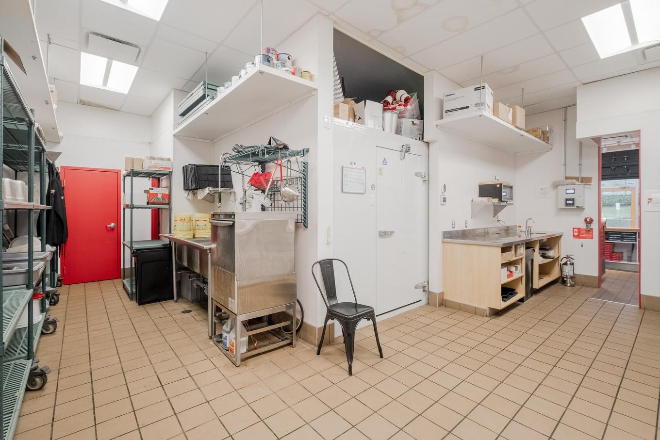 Rangement - 50 Rue Merry N., Magog, QC - Indoor